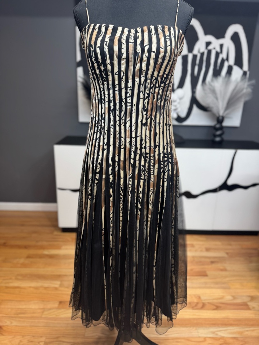 JS Collections Black Cream Strapless Pleated Dress Women's 10 Formal EUC